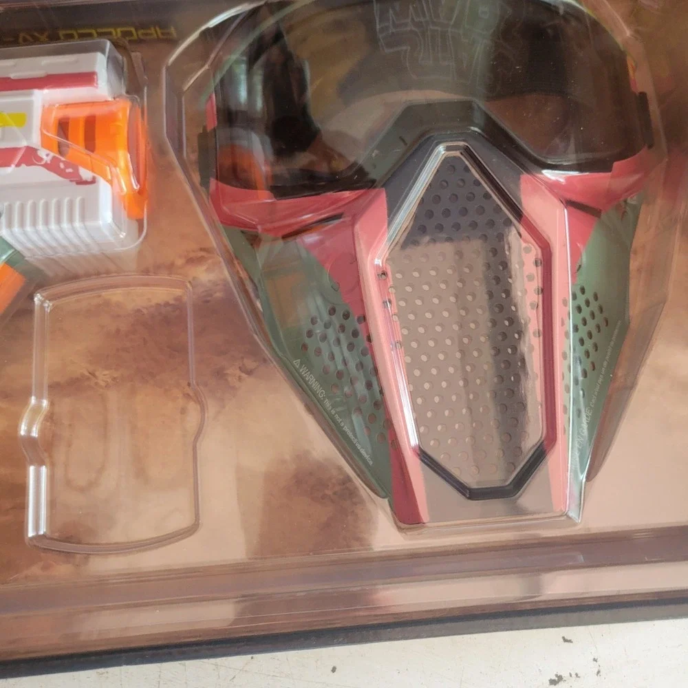 NERF Rival Star Wars Battlefront II Apollo XV-700 Blaster Mask Boba Fett Display